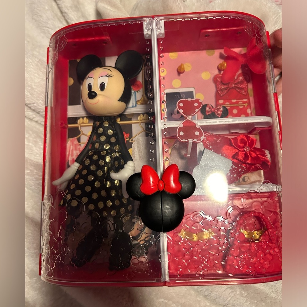 Minnie Mouse dress up closet